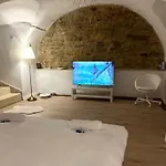 アパート La Palma Cave Historic Stone In Old Town クルージュ＝ナポカ