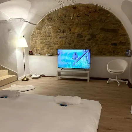 Appartement La Palma Cave Historic Stone In Old Town Cluj-Napoca